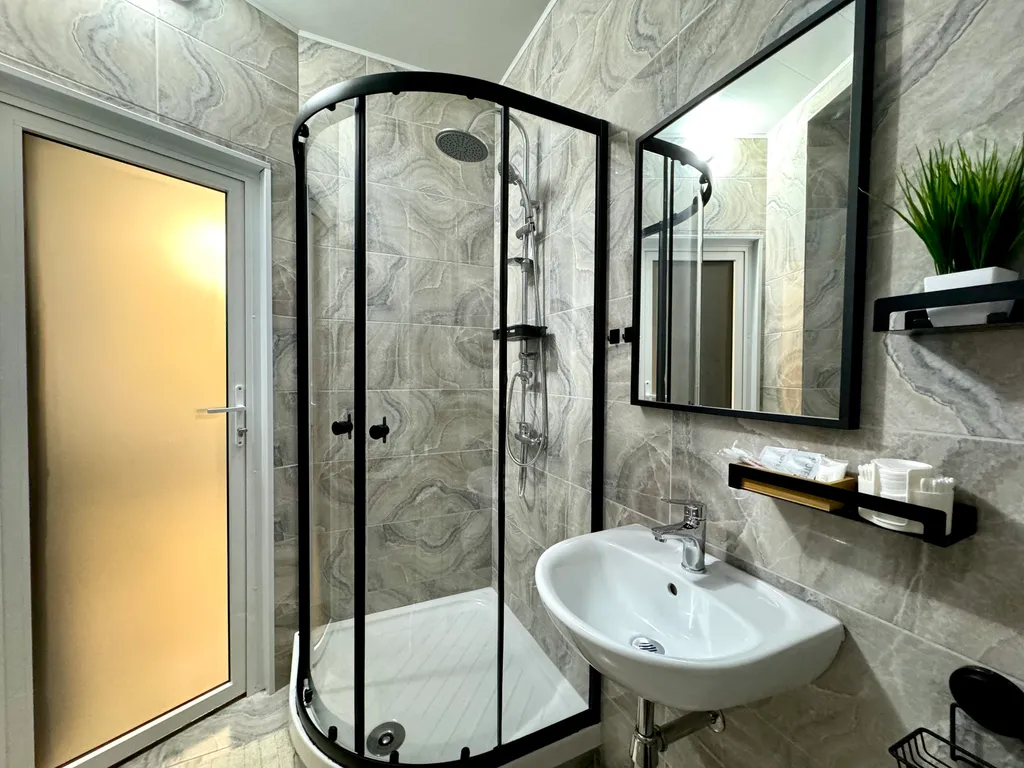 Двухместный номер с 1 кроватью улучшенный (7)