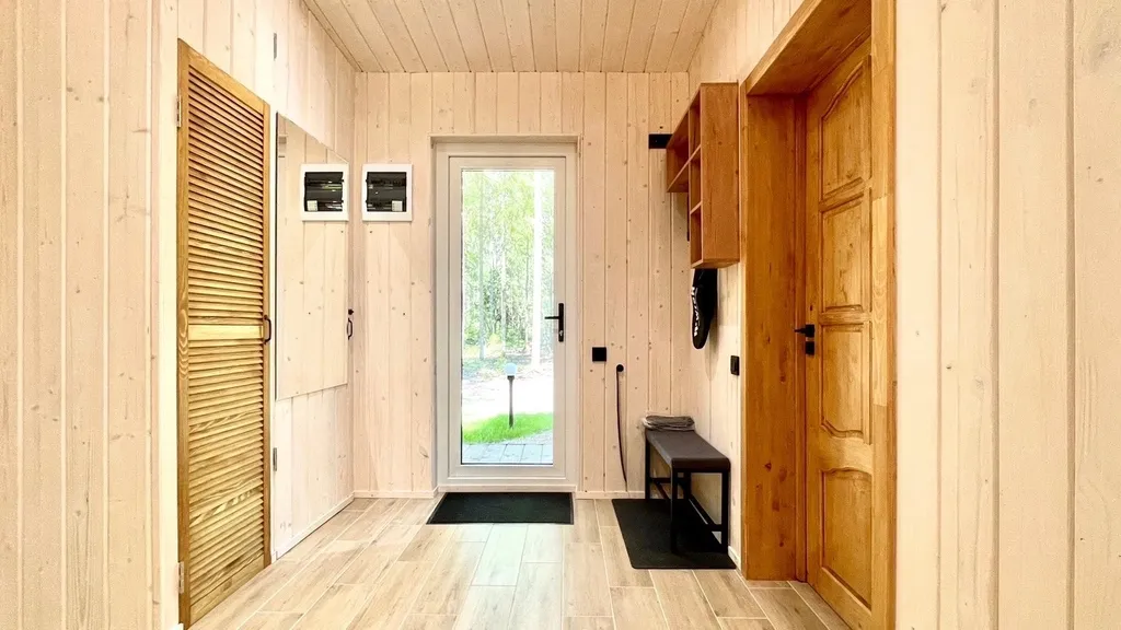 Коттедж Домик в лесу у озера для семейного отдыха — Турбаза Чайка