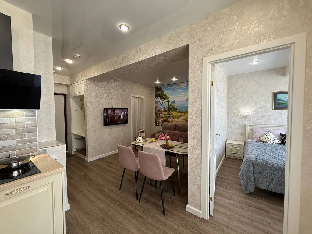 Просторная квартира рядом с видом на море, зона отдыха и бассейн