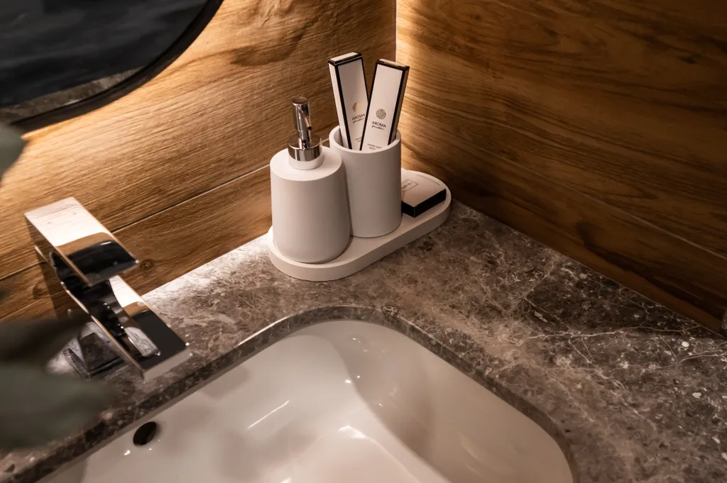 Апартамент люкс с балконом Королевский Вид