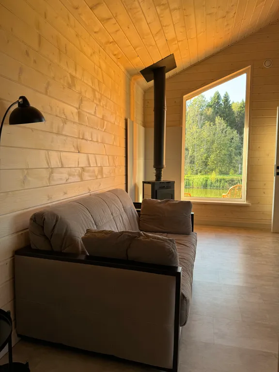 Уютный домик у леса