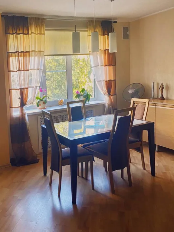 Дизайнерская 3-комнатная квартира у Самолета