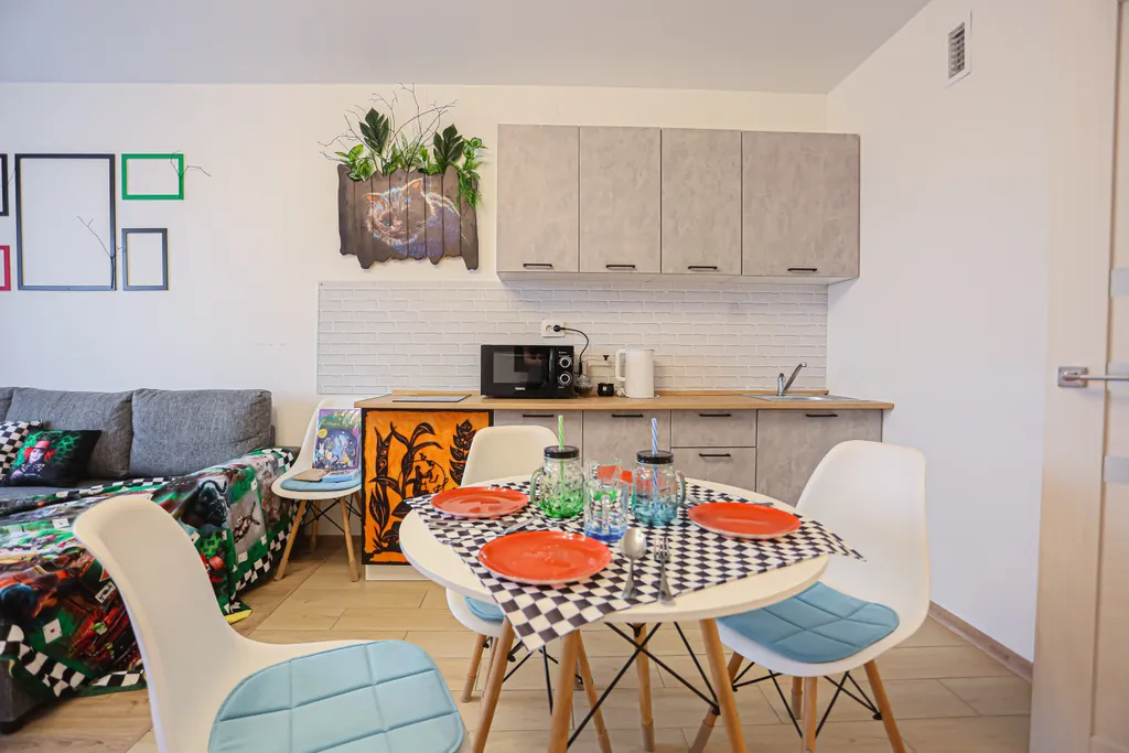 SunSet студия Алиса в стране Чудес