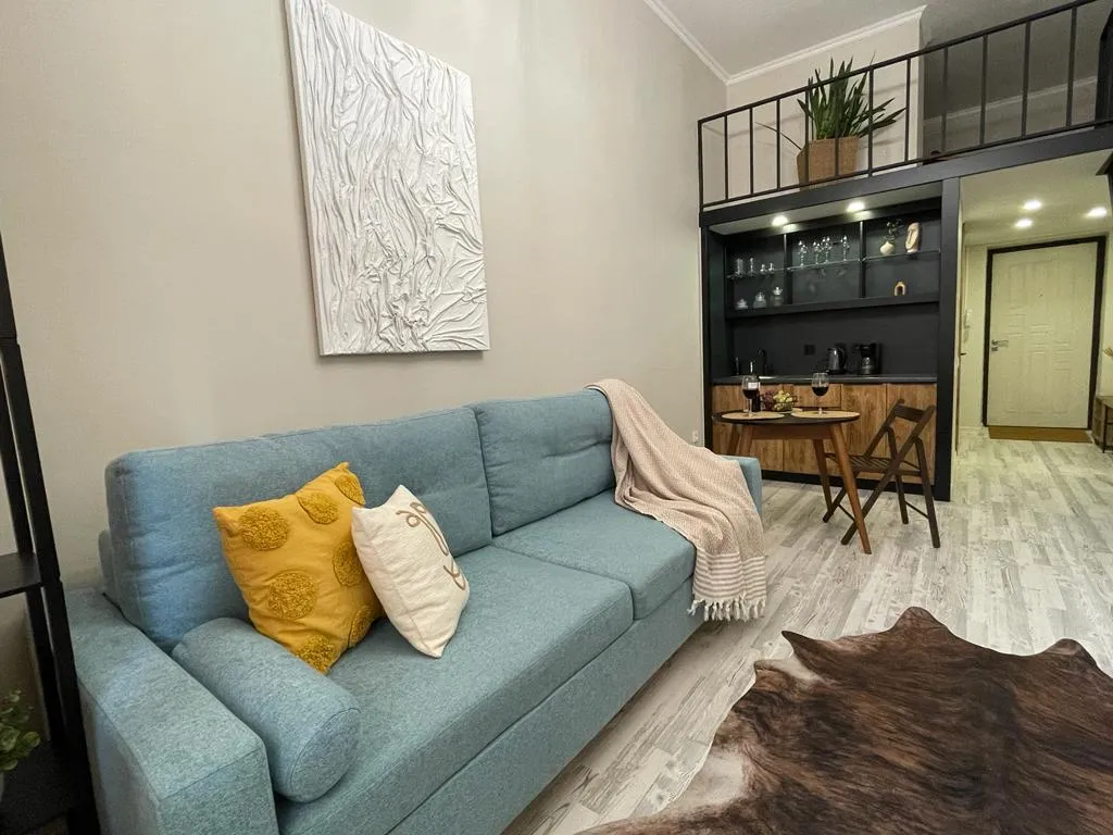 Квартира Студия в стиле Loft в двух уровнях в центре города — Алматы