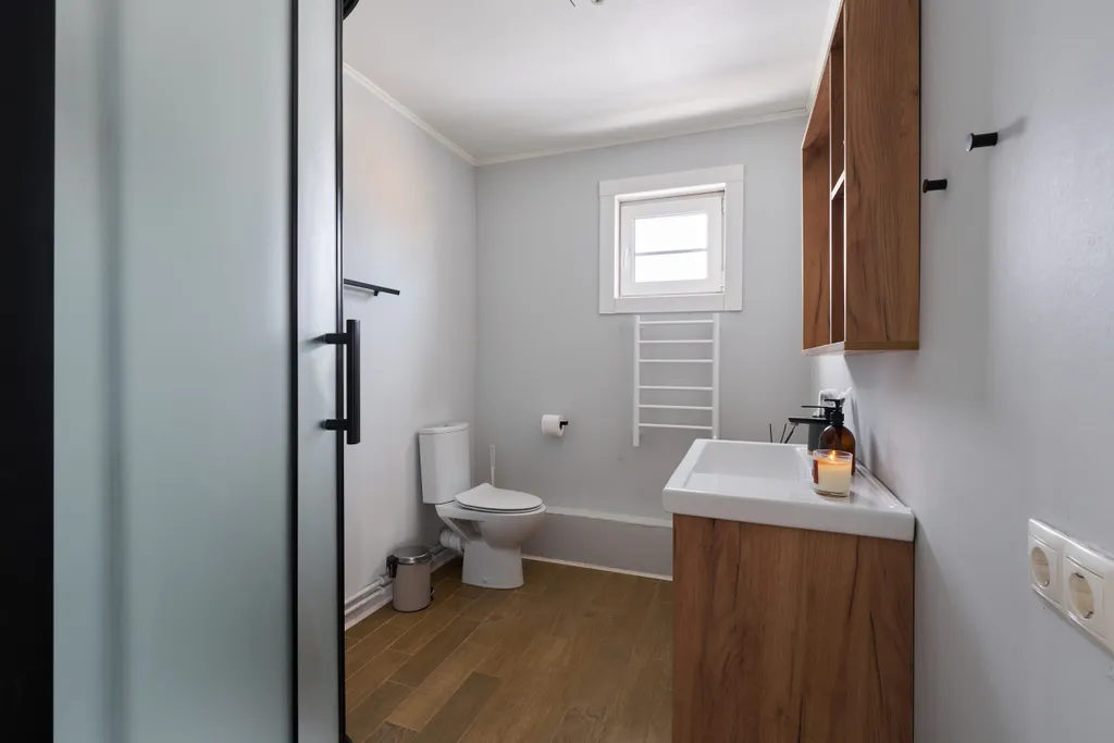 Коттедж Большой семейный дом с панорамными окнами у леса и озера — Семеновское