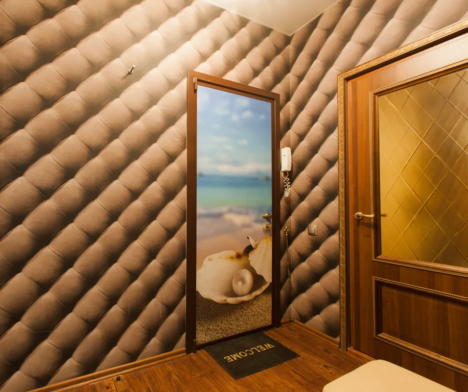 Квартира с большой круглой джакузи для двоих