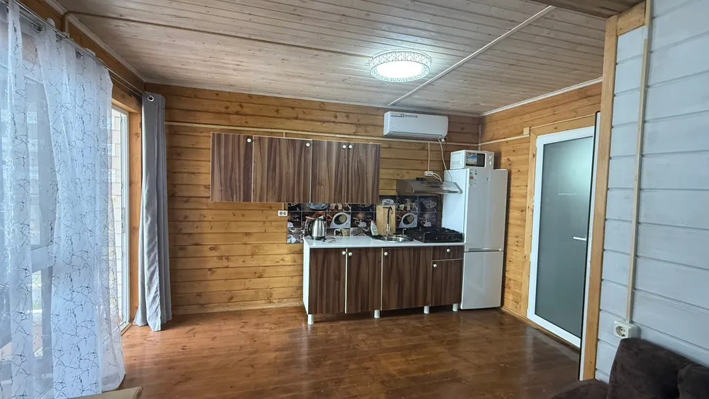 Двухэтажный коттедж на 8 спальных мест