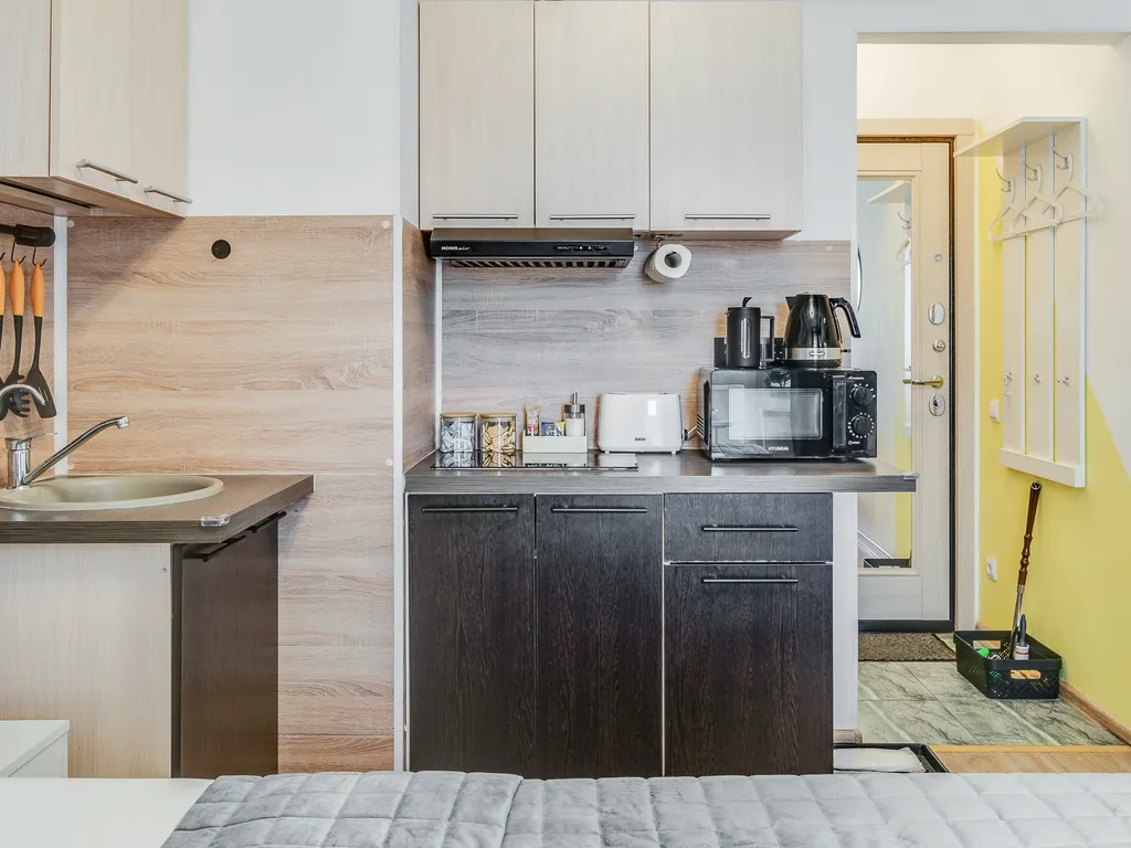 Новая студия, чистый подъезд, свежий ремонт, рядом аэропорт