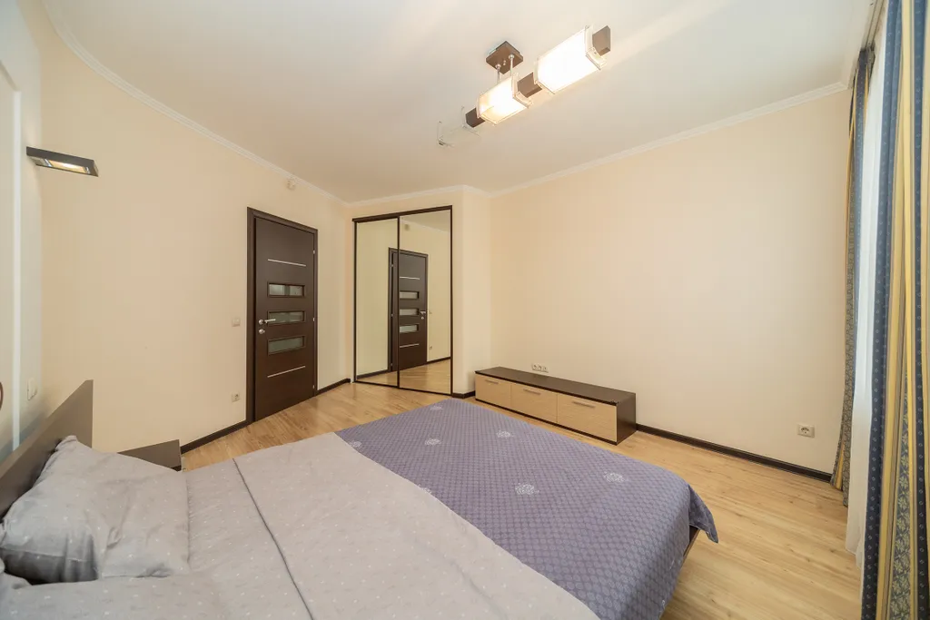 Бoльшая 3-комнaтнaя кваpтира в центре города