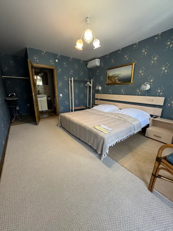 Дом с верандой в саду