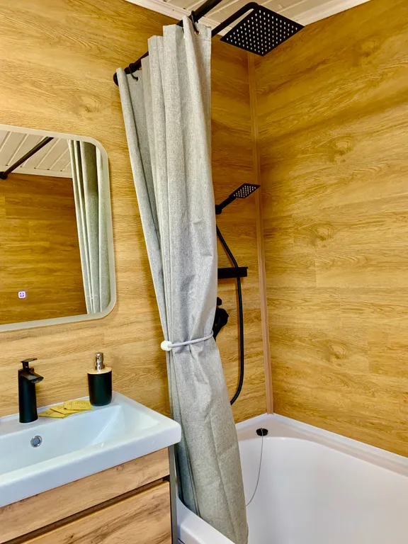 Семейная дача с сауной и камином