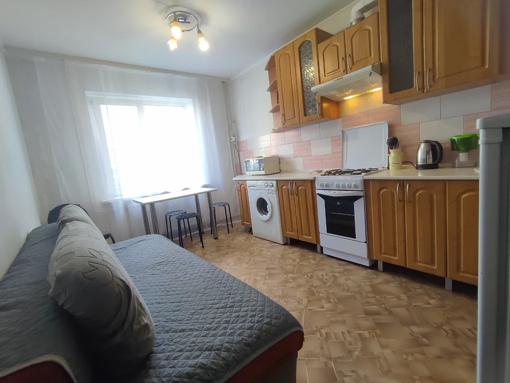 Классический уголок около вокзала