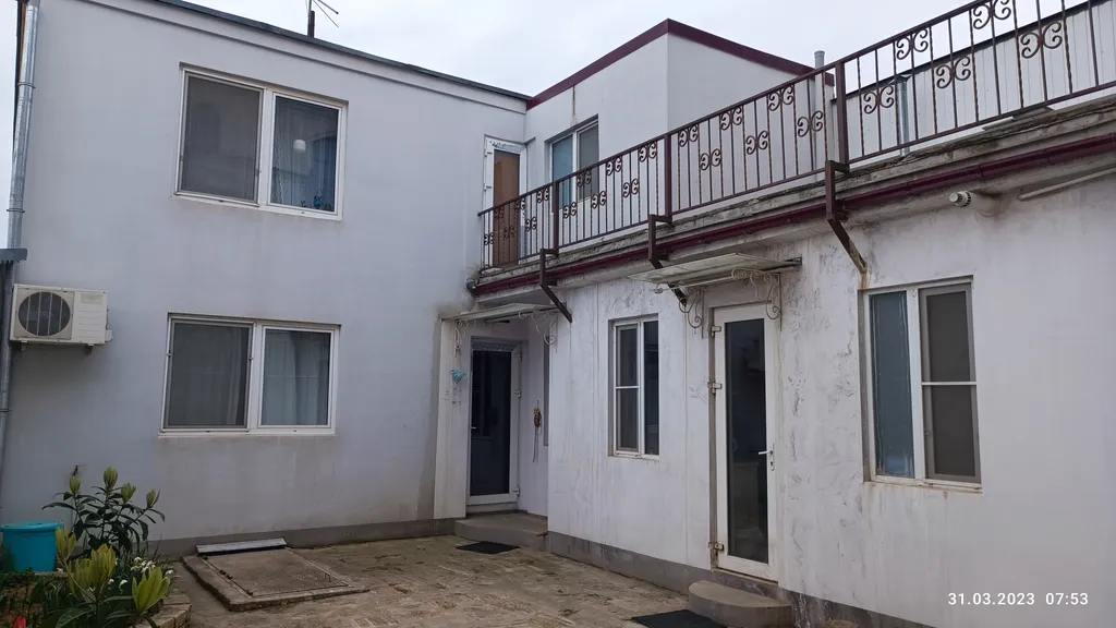 Дом с отдельным входом для большой семьи