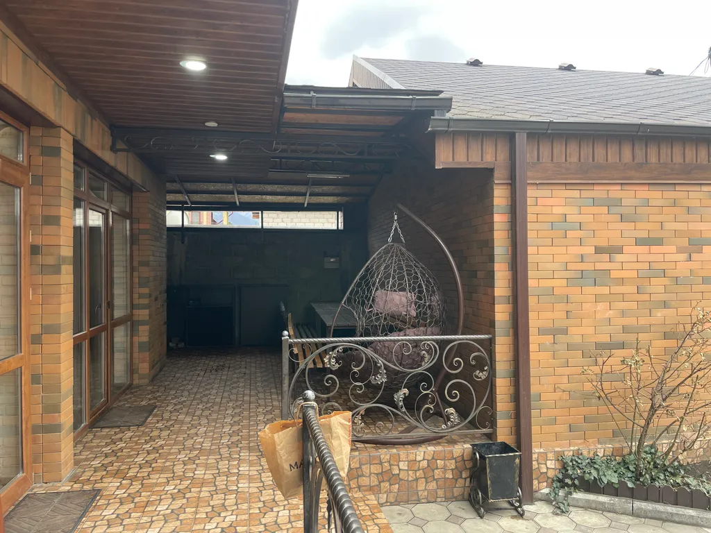 Уютный и просторный коттедж в центре поселка