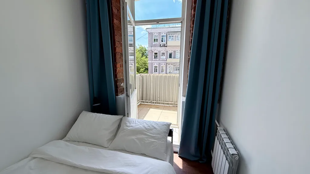 Уютная комната в стиле Лофт у метро Парк Культуры