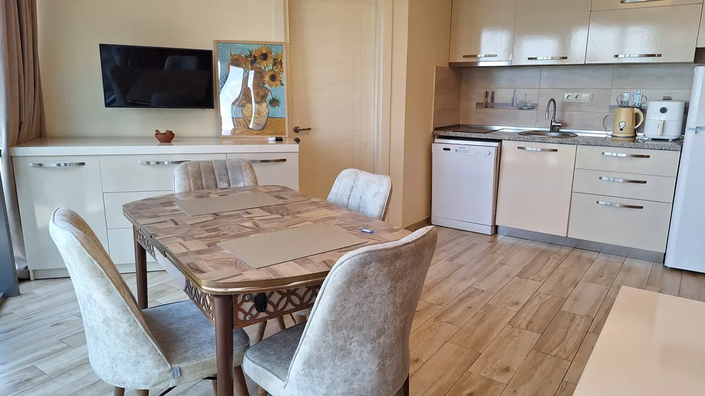 Солнечные апартаменты с видом на море