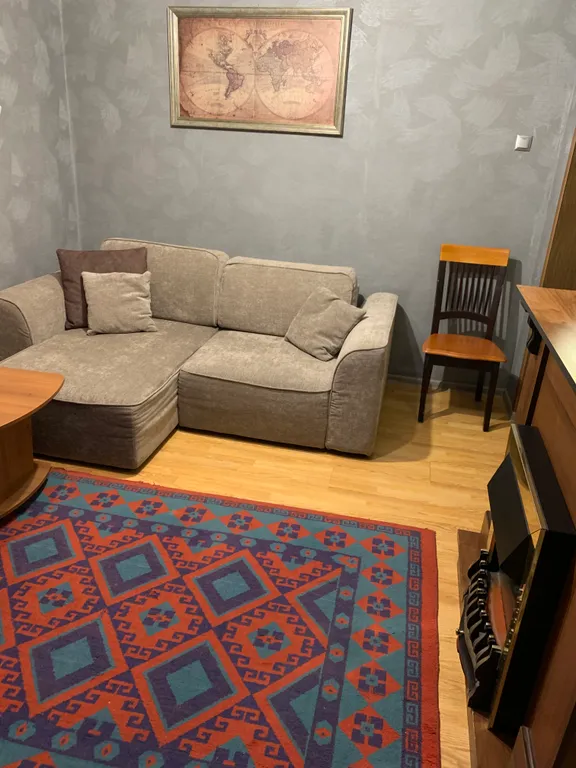 Большой дом с парковочным местом