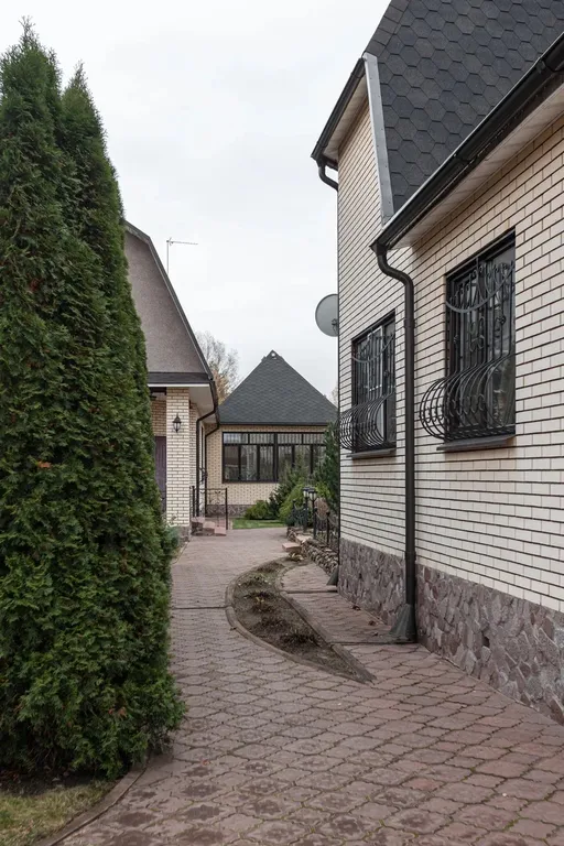 Дом с сауной и бассейном