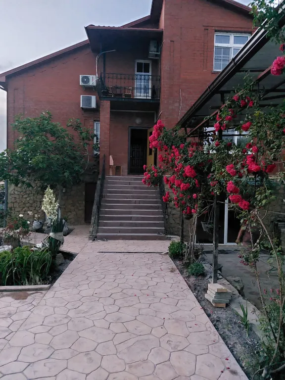 Дом с видом на горы