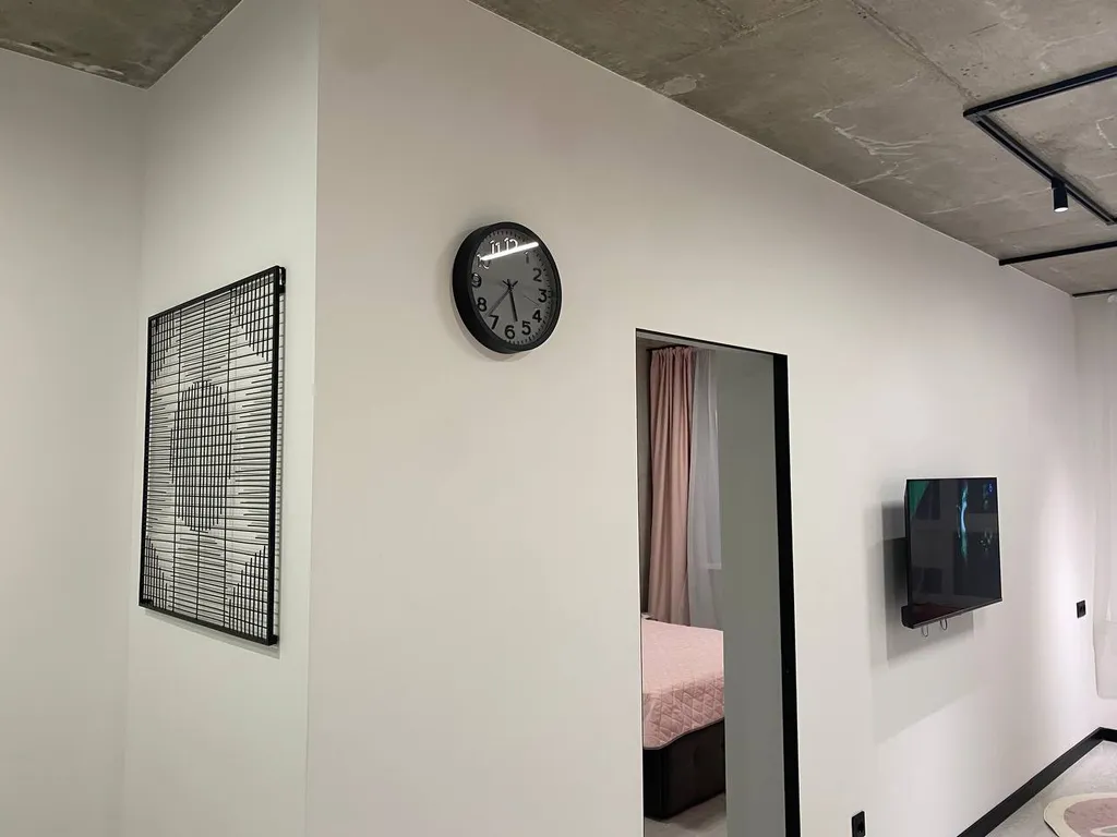 Апартаменты "Пикассо" - индустриальный шик с яркими акцентами