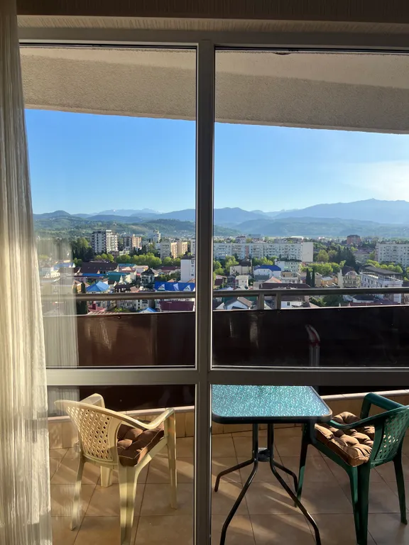 Квартира с видом на море и горы в центре Адлера