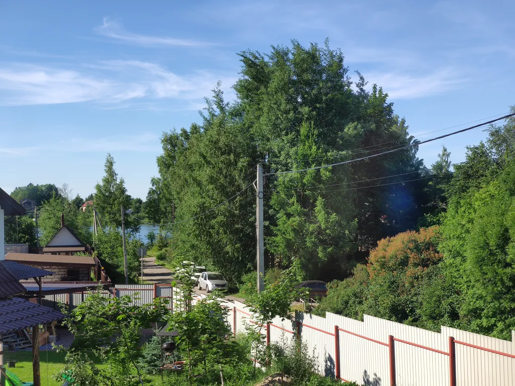 Дом на берегу озера