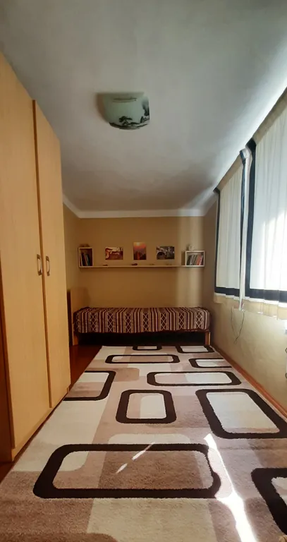 Просторный  дом в исторической части города, уютный сад