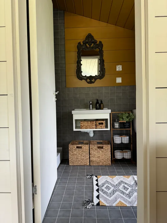 Уютный загородный дом в тишине