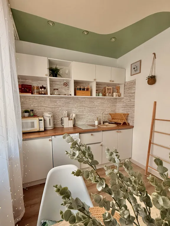 Светлая квартира на въезде в город — аренда посуточно в Нижний Тагил