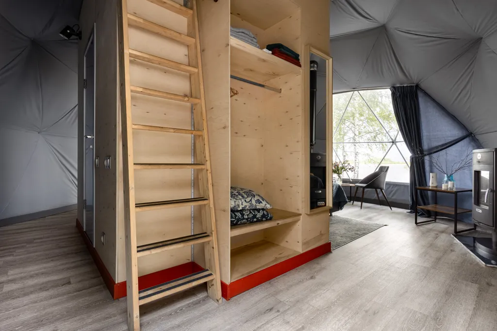 Сфера VIP с камином и купелью, с видом на море