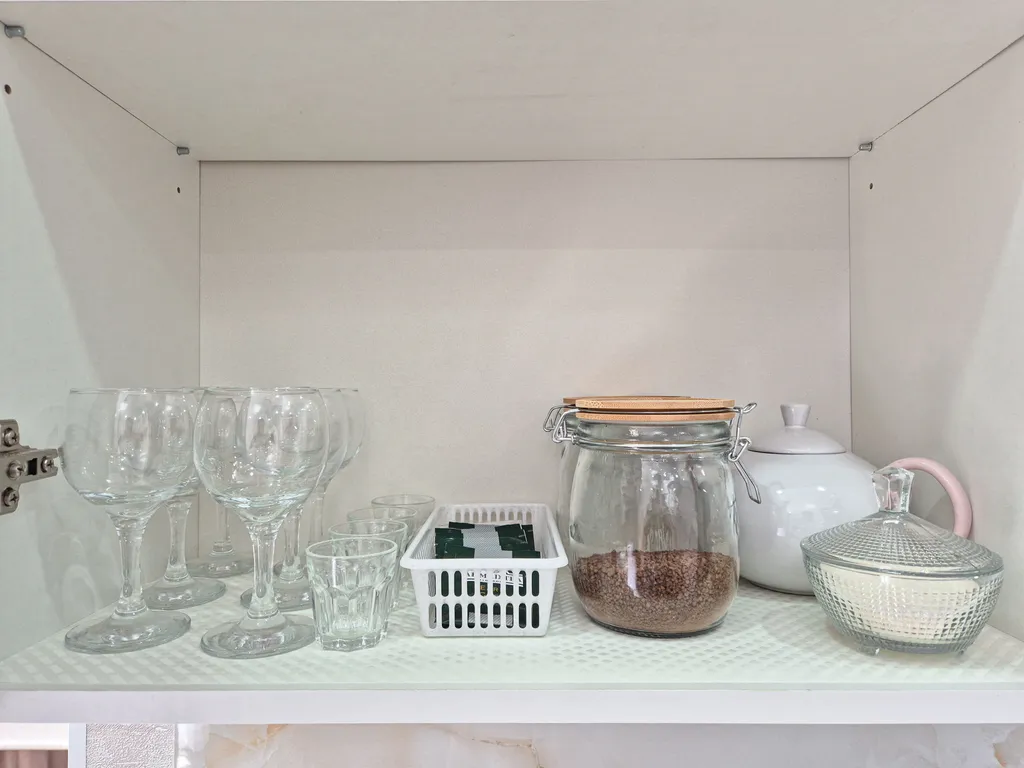 Просторная студия с балконом