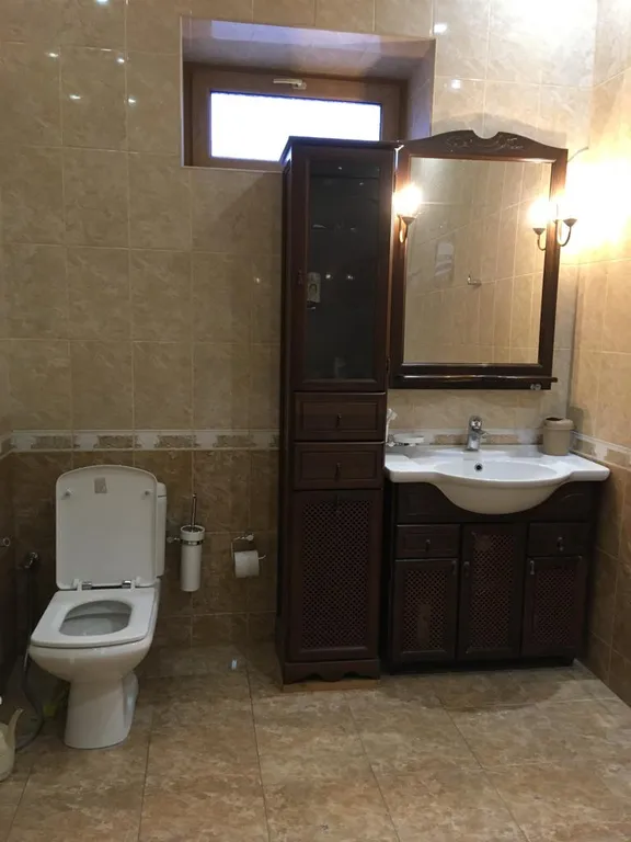 8-комнатный Дом