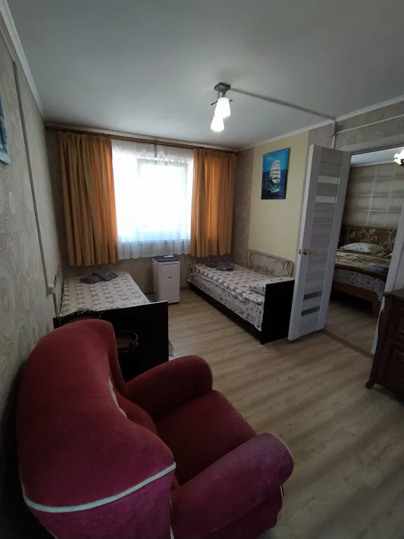 Двухэтажный трёхкомнатный дом Крым с кухней и двором под ключ