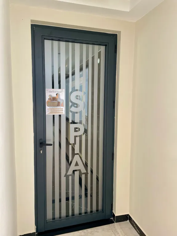 Luxury Flat 300m to the Beach