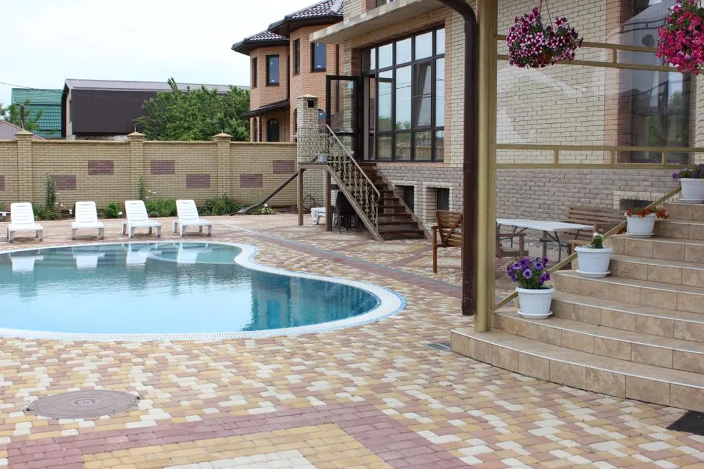 Вилла Казачка с теплым уличным бассейном