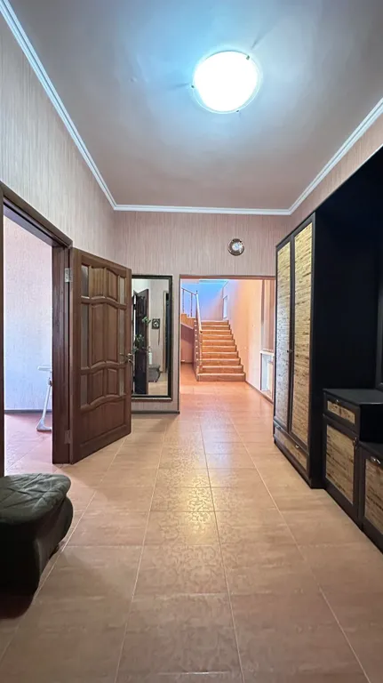 Дом с бассейном и баней возле курзоны