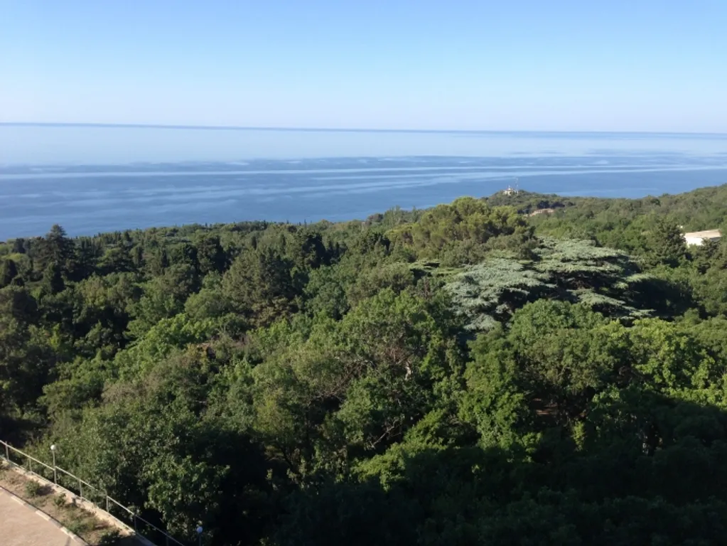 Просторная квартира с видом на море