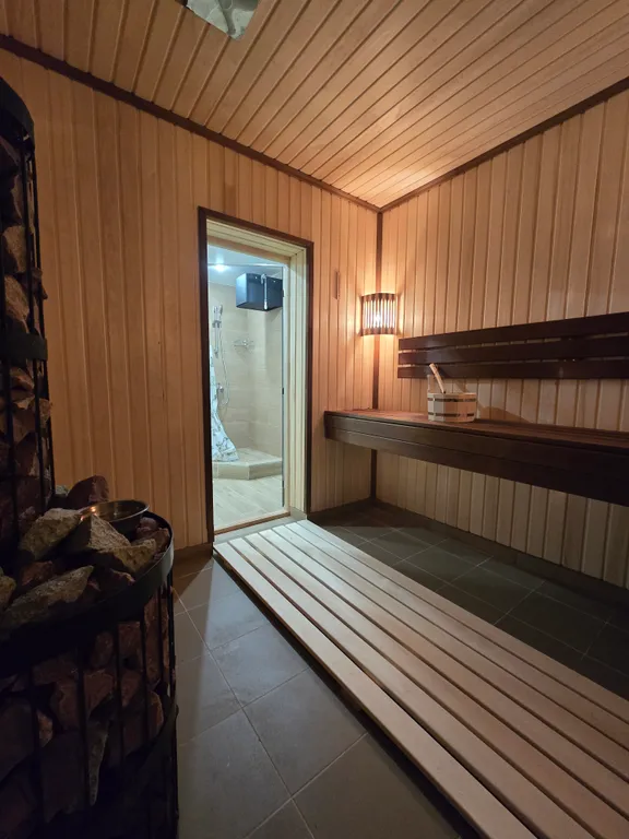 Коттедж с баней на дровах