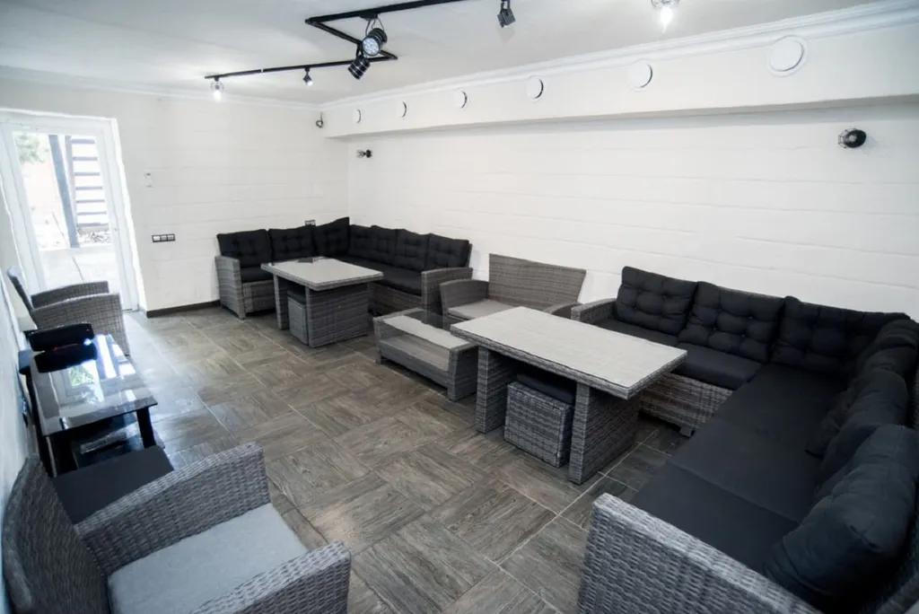 Вилла Астон