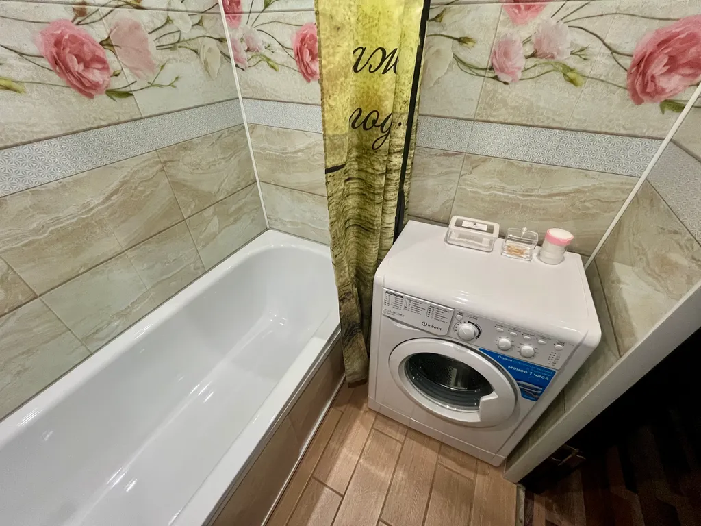 Квартира люкс в районе ДК Металлургов с большой кухней