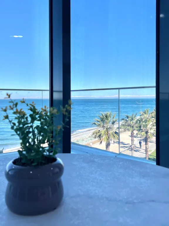 Роскошные апартаменты с террасой в 20 метрах от моря