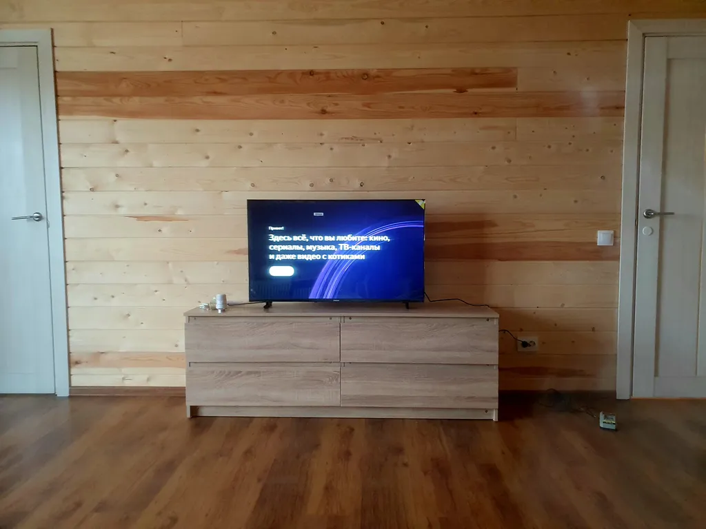 Благоустроенный дом на берегу реки