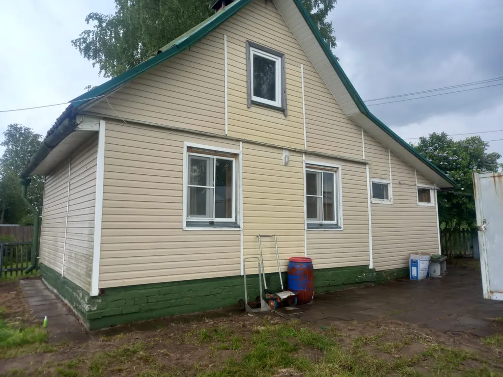 Дом между двух озёр