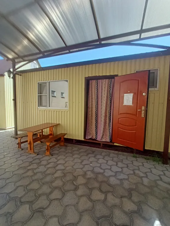 Однокомнатный домик с двухъярусной кроватью