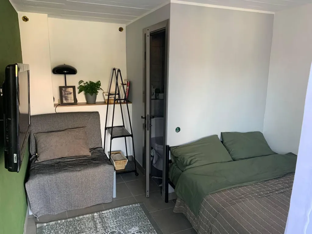 Уютная комната с верандой