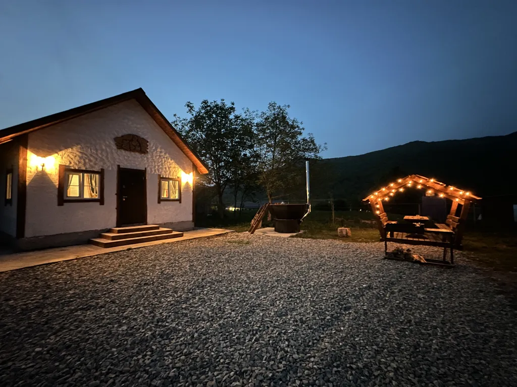 Дом с банным чаном и печью-лежанкой в горах