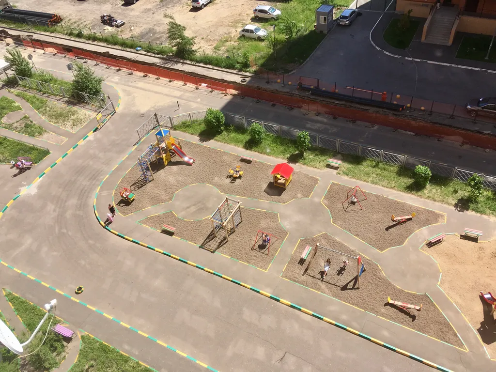 1-комнатная квартира, 15 минут до центра на автомобиле, с парковкой у дома