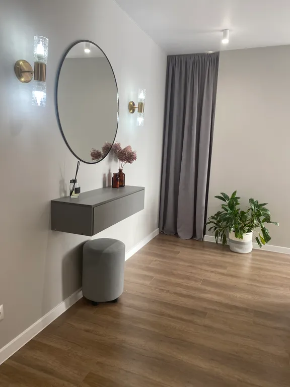 Стильная двухкомнатная квартира — аренда посуточно в Братск