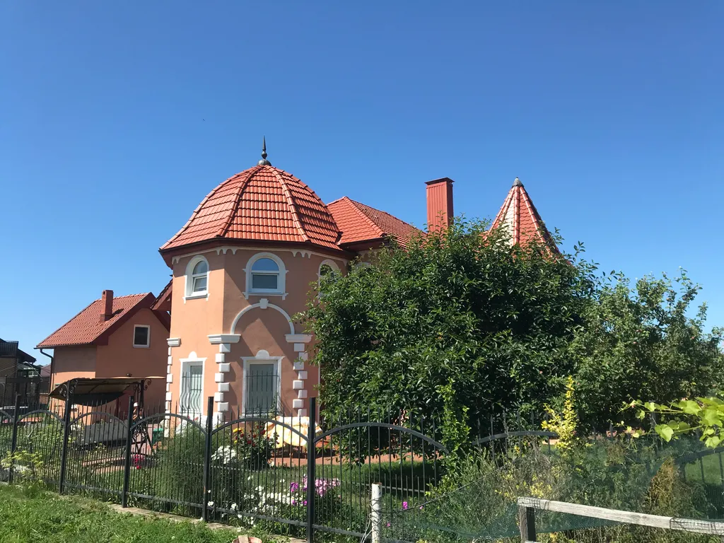 Особняк у моря с баней и бильярдом