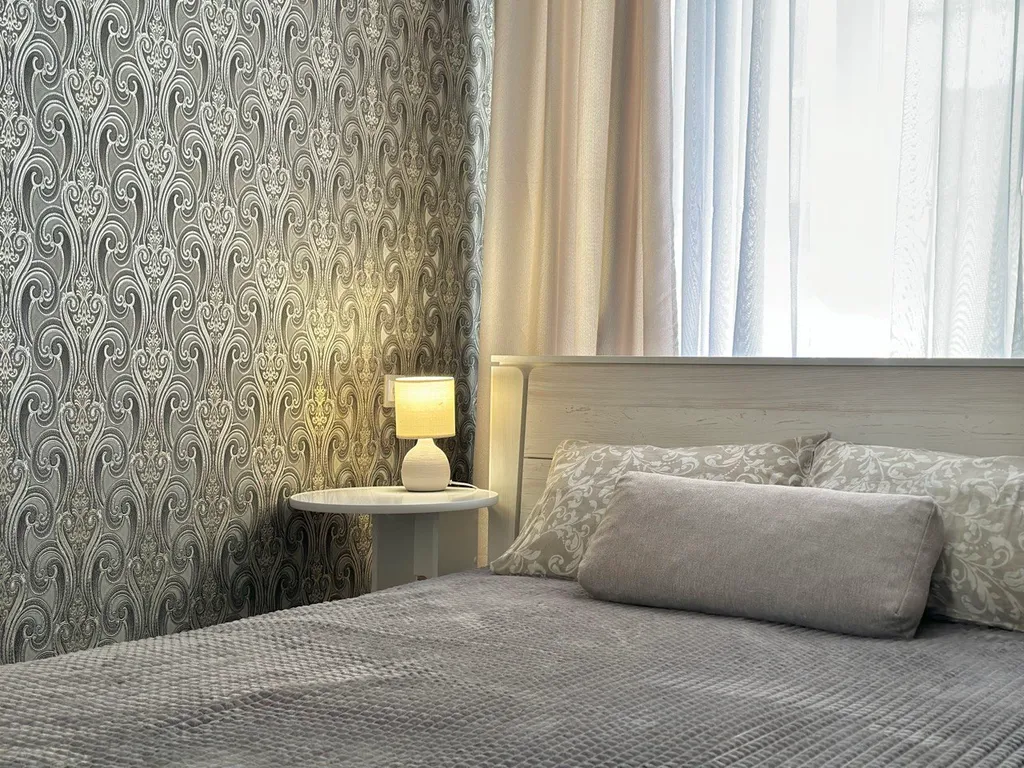 Квартира рядом с Лопатинским садом и крепостной стеной